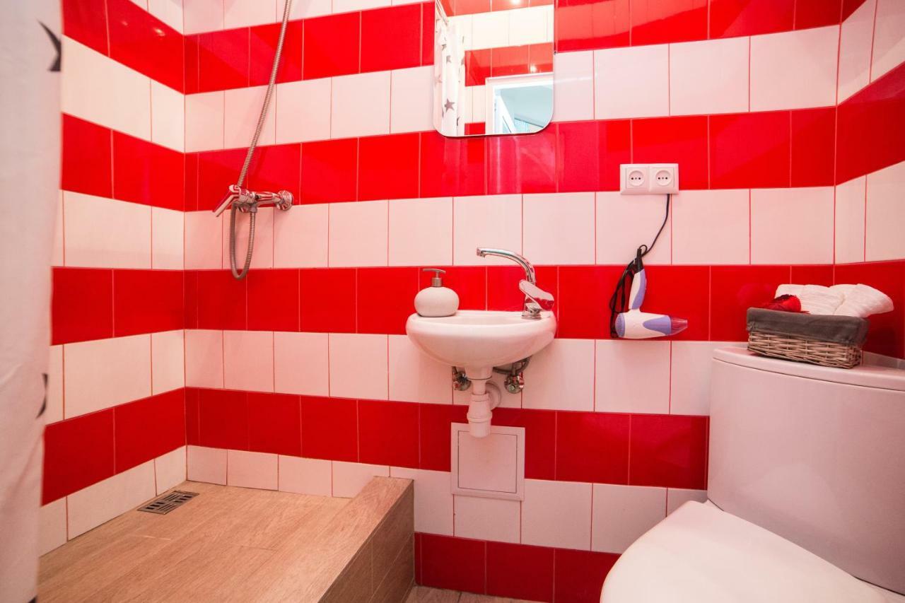 Невелика Smart Квартира В Центрі Для Пари Lviv Exteriör bild