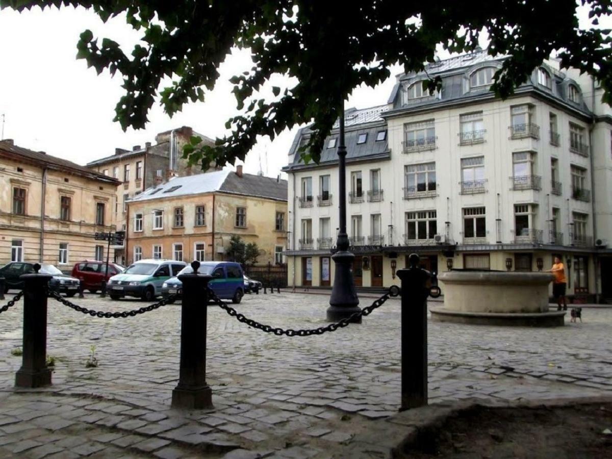 Невелика Smart Квартира В Центрі Для Пари Lviv Exteriör bild